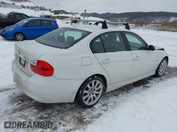 2006 BMW 3 Series 330xi with VIN WBAVD33556KL52150, listed as a IAAI auction lot 41307691 with 168,546 mi miles. Bid and sale history available at carsss.com. Image 4.
