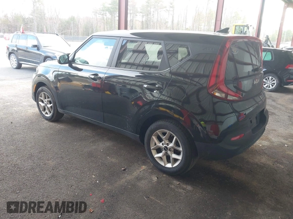 2022 Kia Soul LX with VIN KNDJ23AU1N7162106, listed as a IAAI auction lot 42071090 with 122,831 mi miles and . Bid and sale history available at DreamBid. Image 3.
