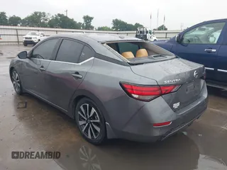 2022 Nissan Sentra SV z VIN 3N1AB8CV9NY259218, wystawiony jako IAAI lot #42184287 z przebiegiem 42 832 mil mil oraz . Historia ofert i sprzedaży dostępna na DreamBid. Obrazek 3.