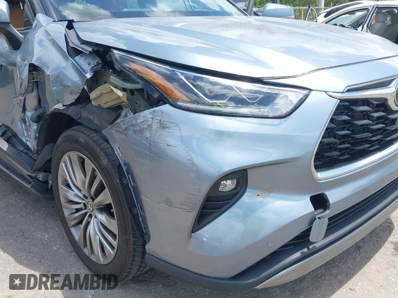 2022 Toyota Highlander Platinum z VIN 5TDFZRBHXNS175366, wystawiony jako IAAI lot #42149787 z przebiegiem 32 235 mil mil oraz . Historia ofert i sprzedaży dostępna na DreamBid. Obrazek 6.