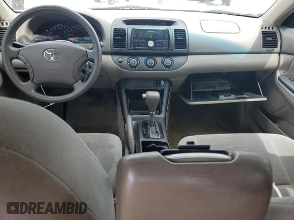 2005 Toyota Camry STD z VIN 4T1BE32K85U098314, wystawiony jako Copart lot #51684685 z przebiegiem 232 792 mil mil oraz Szkoda całkowita • Salvage title. Historia ofert i sprzedaży dostępna na DreamBid. Obrazek 8.