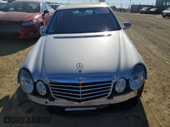 2009 Mercedes-Benz E-Class Sport 5.5L with VIN WDBUF72X19B360607, listed as a Copart auction lot 88750185 with 0 mi miles and Salvage Title. Bid and sale history available at carsss.com. Image 5.