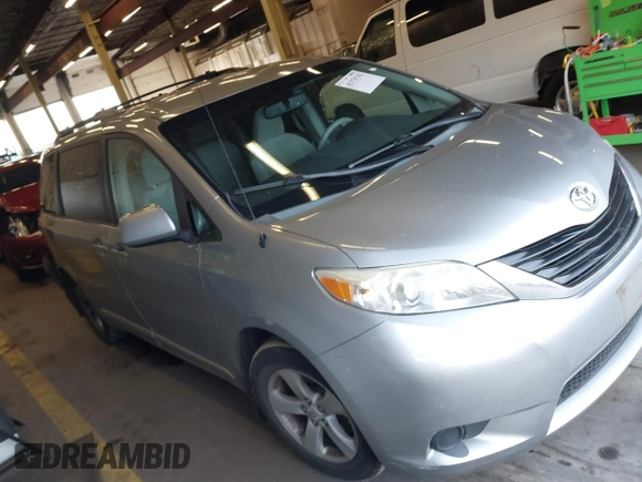 2012 Toyota Sienna LE AAS with VIN 5TDKK3DCXCS271299, listed as a IAAI auction lot 41376742 with 134,968 mi miles. Bid and sale history available at carsss.com. Image 13.