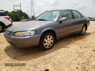 1999 Toyota Camry LE z VIN JT2BF22K5X0208248, wystawiony jako Copart lot #59916165 z przebiegiem 329 883 mil mil oraz Szkoda całkowita • Salvage title. Historia ofert i sprzedaży dostępna na DreamBid. Obrazek 1.
