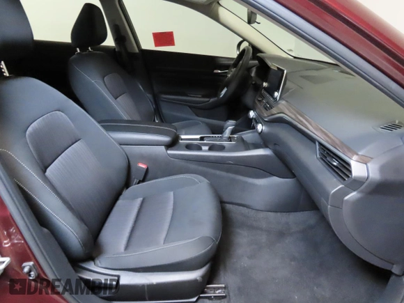2025 Nissan Altima SV with VIN 1N4BL4DVXSN343097, listed as a Copart auction lot 50947475 with 4,927 mi miles and Clean Title. Bid and sale history available at carsss.com. Image 5.