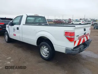 2010 Ford F-150 XL z VIN 1FTMF1CW1AKC00199, wystawiony jako IAAI lot #41349644 z przebiegiem 73 391 mil mil oraz . Historia ofert i sprzedaży dostępna na DreamBid. Obrazek 3.