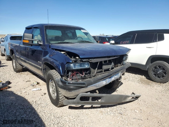 2000 Chevrolet Silverado 1500 LS with VIN 1GCEK19T6YE210393, listed as a Copart auction lot 50194685 with 186,035 mi miles and Salvage Title. Bid and sale history available at carsss.com. Image 4.