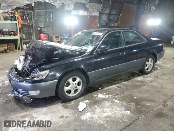 1998 Lexus ES 300 Luxury Sport Sdn with VIN JT8BF28G5W5031100, listed as a Copart auction lot 83019814 with 0 mi miles and Salvage Title. Bid and sale history available at carsss.com. Image 1.
