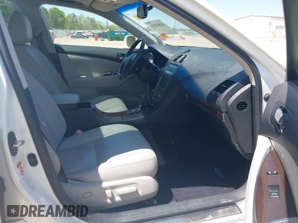 2012 Lexus ES 330 z VIN JTHBK1EG7C2475120, wystawiony jako IAAI lot #42042158 z przebiegiem 85 895 mil mil oraz . Historia ofert i sprzedaży dostępna na DreamBid. Obrazek 5.
