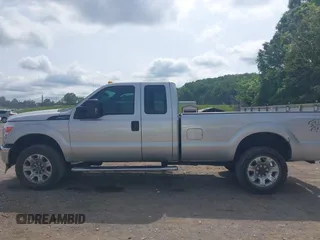 2014 Ford F-250 XL z VIN 1FT7X2B66EEA20402, wystawiony jako IAAI lot #42129596 z przebiegiem 109 203 mil mil oraz . Historia ofert i sprzedaży dostępna na DreamBid. Obrazek 14.