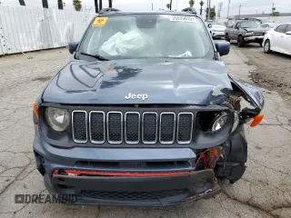 2020 Jeep Renegade Latitude z VIN ZACNJABB5LPL31028, wystawiony jako Copart lot #55539615 z przebiegiem 154 396 mil mil oraz Szkoda całkowita • Salvage title. Historia ofert i sprzedaży dostępna na DreamBid. Obrazek 5.