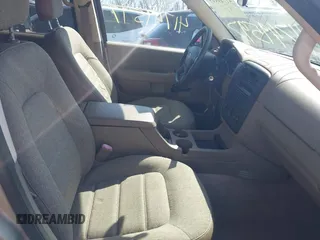 2004 Ford Explorer XLS z VIN 1FMZU72E14UC11599, wystawiony jako IAAI lot #41749597 z przebiegiem 82 805 mil mil oraz . Historia ofert i sprzedaży dostępna na DreamBid. Obrazek 5.