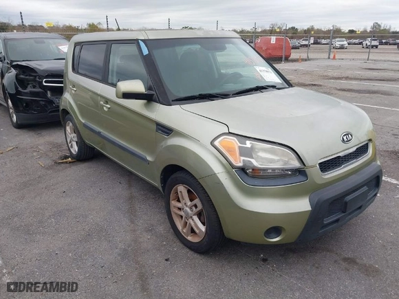2011 Kia Soul + with VIN KNDJT2A25B7235950, listed as a IAAI auction lot 41378923 with 191,116 mi miles. Bid and sale history available at carsss.com. Image 1.
