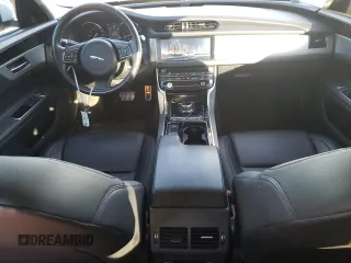 2019 Jaguar XF 25t Premium with VIN SAJBD4FX4KCY78817, listed as a Copart auction lot 38881404 with 87,006 mi miles. Bid and sale history available at carsss.com. Image 8.