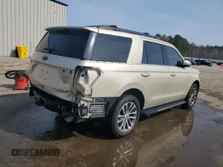 2018 Ford Expedition XLT with VIN 1FMJU1HTXJEA09642, listed as a Copart auction lot 41761875 with 77,433 mi miles and Salvage Title. Bid and sale history available at carsss.com. Image 3.