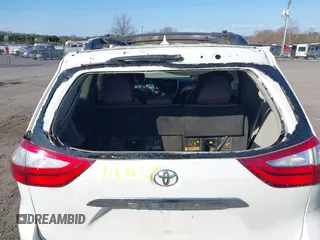 2016 Toyota Sienna Ltd with VIN 5TDDK3DC6GS140563, listed as a IAAI auction lot 41886329 with 130,460 mi miles. Bid and sale history available at carsss.com. Image 17.