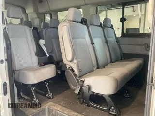 2017 Ford Transit XL z VIN 1FBAX2CM4HKA64864, wystawiony jako IAAI lot #42636468 z przebiegiem 56 010 mil mil oraz . Historia ofert i sprzedaży dostępna na DreamBid. Obrazek 3.