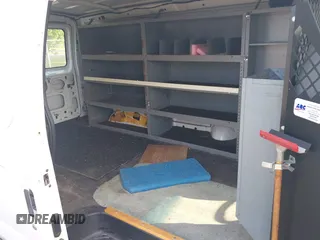 2006 Ford Econoline Cargo z VIN 1FTRE14WX6HA14964, wystawiony jako IAAI lot #42385183 z przebiegiem 207 269 mil mil oraz . Historia ofert i sprzedaży dostępna na DreamBid. Obrazek 8.