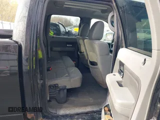 2007 Ford F-150 XLT with VIN 1FTPW14527FA16555, listed as a IAAI auction lot 42122767 with 181,242 mi miles. Bid and sale history available at carsss.com. Image 8.