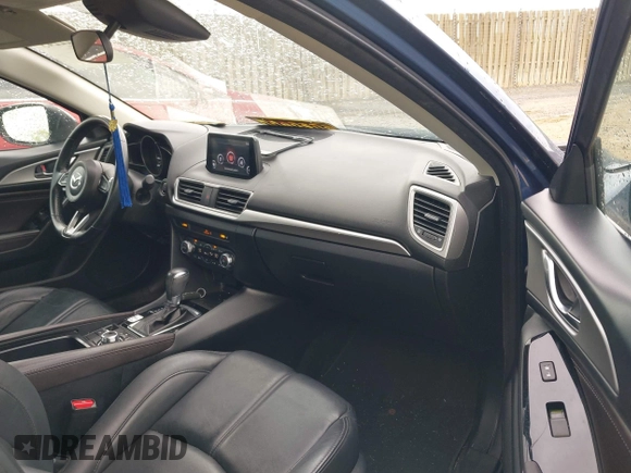 2018 Mazda 3 Touring with VIN 3MZBN1V39JM262260, listed as a IAAI auction lot 42022243 with 89,160 mi miles. Bid and sale history available at carsss.com. Image 5.