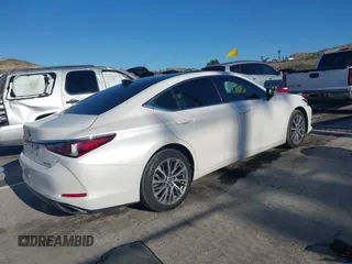 2019 Lexus ES 350 with VIN 58ABZ1B11KU019473, listed as a IAAI auction lot 41816890 with 73,010 mi miles and . Bid and sale history available at DreamBid. Image 4.