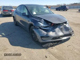 2022 Tesla Model Y Long Range z VIN 7SAYGAEE5NF573044, wystawiony jako Copart lot #49230835 z przebiegiem 41 220 mil mil oraz Szkody całkowita. Historia ofert i sprzedaży dostępna na DreamBid. Obrazek 11.