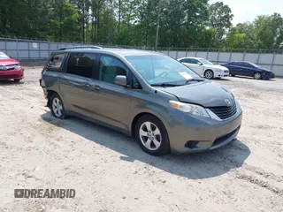 2011 Toyota Sienna LE AAS z VIN 5TDKK3DC0BS052186, wystawiony jako IAAI lot #42418849 z przebiegiem 131 321 mil mil oraz . Historia ofert i sprzedaży dostępna na DreamBid. Obrazek 1.