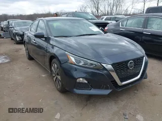 2022 Nissan Altima 2.5 SV with VIN 1N4BL4DV9NN385748, listed as a IAAI auction lot 41865474 with 59,369 mi miles. Bid and sale history available at carsss.com. Image 1.