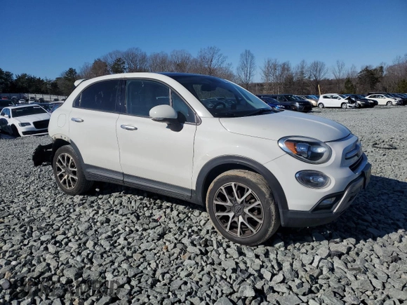 2016 FIAT 500X Trekking Plus z VIN ZFBCFYET9GP473798, wystawiony jako Copart lot #88646765 z przebiegiem 137 600 mil mil oraz Szkoda całkowita • Salvage title. Historia ofert i sprzedaży dostępna na DreamBid. Obrazek 4.