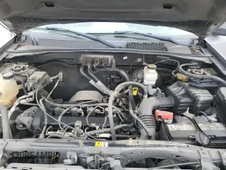 2008 Ford Escape XLS with VIN 1FMCU02Z98KB67465, listed as a Copart auction lot 53010045 with 189,367 mi miles and Clean title. Bid and sale history available at DreamBid. Image 12.