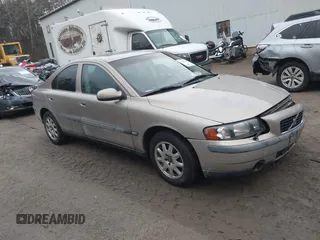 2001 Volvo S60 with VIN YV1RS61R012013431, listed as a IAAI auction lot 41193065 with 179,844 mi miles. Bid and sale history available at carsss.com. Image 1.