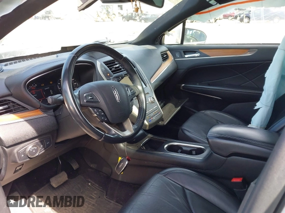 2017 Lincoln MKC Reserve with VIN 5LMCJ3D93HUL46478, listed as a IAAI auction lot 42147121 with 60,316 mi miles and . Bid and sale history available at DreamBid. Image 5.