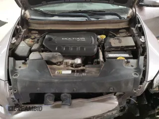 2018 Jeep Cherokee Latitude Plus z VIN 1C4PJLLB7JD590136, wystawiony jako Copart lot #64295715 z przebiegiem 143 699 mil mil oraz Szkoda całkowita • Salvage title. Historia ofert i sprzedaży dostępna na DreamBid. Obrazek 12.