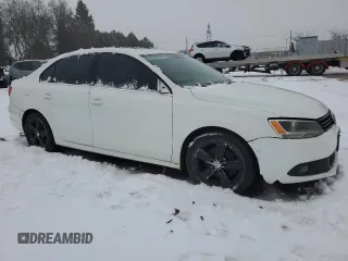2014 Volkswagen Jetta Comfortline z VIN 3VWDL7AJ9EM398898, wystawiony jako Copart lot #86367554 z przebiegiem Nie podano mil oraz Czysty tytuł • Clean title. Historia ofert i sprzedaży dostępna na DreamBid. Obrazek 4.