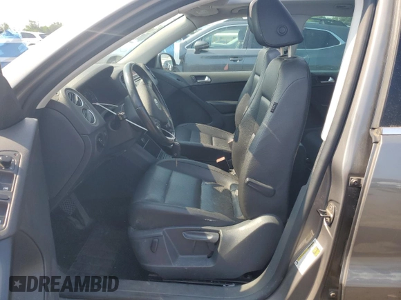 2010 Volkswagen Tiguan S with VIN WVGBV7AX5AW529484, listed as a Copart auction lot 62807895 with 135,197 mi miles and Salvage title. Bid and sale history available at DreamBid. Image 7.