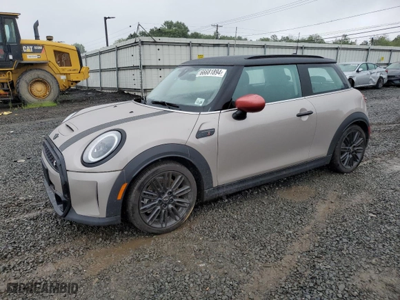 2024 MINI Hardtop 2 Door Cooper S with VIN WMW53DH09R2V57853, listed as a Copart auction lot 66681894 with 3,501 mi miles and Salvage Title. Bid and sale history available at carsss.com. Image 1.