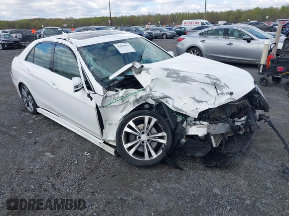 2016 Mercedes-Benz E-Class E 350 Luxury with VIN WDDHF8JB9GB191986, listed as a IAAI auction lot 42049916 with 122,012 mi miles. Bid and sale history available at carsss.com. Image 1.