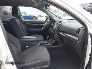 2011 Kia Sorento LX with VIN 5XYKT4A10BG170581, listed as a IAAI auction lot 42164145 with Not Provided miles and . Bid and sale history available at carsss.com. Image 5.