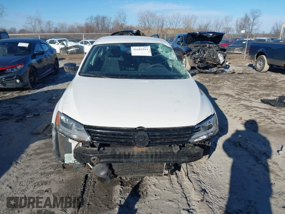 2013 Volkswagen Jetta Sedan S with VIN 3VW2K7AJ6DM310317, listed as a IAAI auction lot 41682913 with 124,775 mi miles. Bid and sale history available at carsss.com. Image 12.