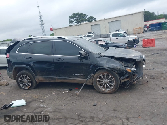 2019 Jeep Cherokee Latitude Plus z VIN 1C4PJLLB7KD482634, wystawiony jako IAAI lot #42131572 z przebiegiem 134 811 mil mil oraz . Historia ofert i sprzedaży dostępna na DreamBid. Obrazek 13.