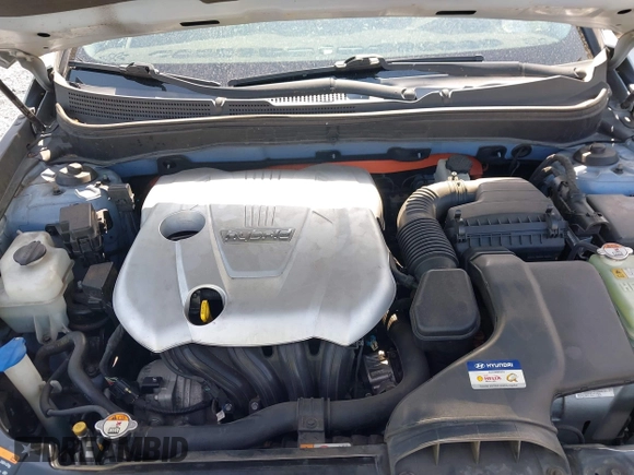 2013 Hyundai Sonata with VIN KMHEC4A40DA088095, listed as a IAAI auction lot 42195960 with 195,031 mi miles and . Bid and sale history available at carsss.com. Image 10.