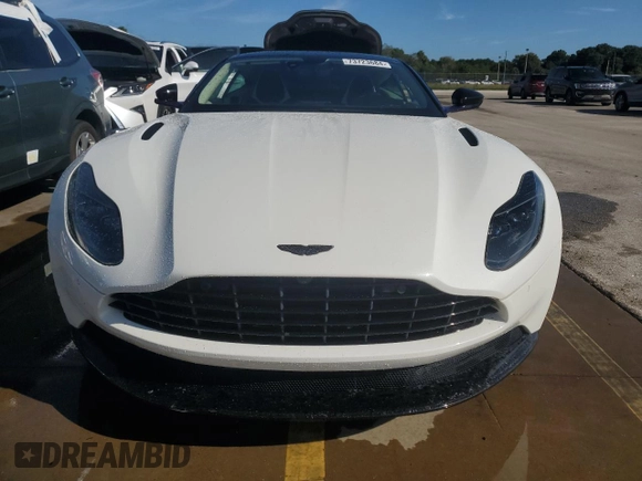 2019 Aston Martin DB11 V8 z VIN SCFRMFAW0KGL05298, wystawiony jako Copart lot #73723684 z przebiegiem Nie podano mil oraz Nie do naprawy. Historia ofert i sprzedaży dostępna na DreamBid. Obrazek 5.