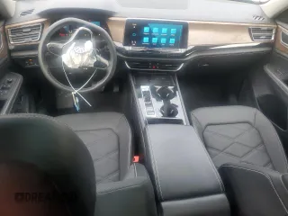 2024 Volkswagen Atlas SE with VIN 1V2KR2CA6RC559352, listed as a Copart auction lot 62817135 with 20,140 mi miles and Salvage title. Bid and sale history available at DreamBid. Image 8.