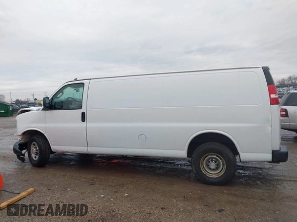 2017 Chevrolet Express Cargo Van with VIN 1GCZGHFG6H1292104, listed as a IAAI auction lot 41662902 with 272,436 mi miles. Bid and sale history available at carsss.com. Image 14.