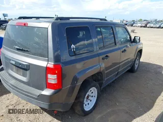 2016 Jeep Patriot Sport SE with VIN 1C4NJPBA4GD629071, listed as a IAAI auction lot 42163039 with 143,626 mi miles and . Bid and sale history available at carsss.com. Image 4.
