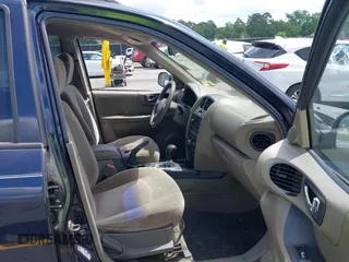 2004 Hyundai Santa Fe GLS with VIN KM8SC73D74U608244, listed as a IAAI auction lot 42142464 with 138,537 mi miles. Bid and sale history available at carsss.com. Image 5.