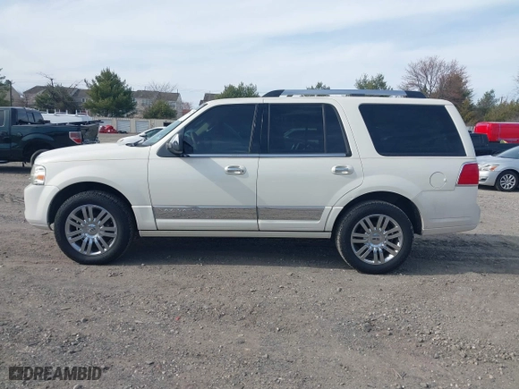 2007 Lincoln Navigator with VIN 5LMFU28547LJ04440, listed as a IAAI auction lot 41839931 with 142,822 mi miles. Bid and sale history available at carsss.com. Image 14.