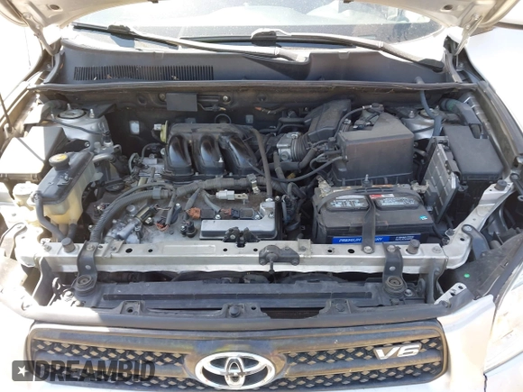 2008 Toyota RAV4 Sport with VIN JTMZK32V885018241, listed as a IAAI auction lot 42224235 with 208,321 mi miles and . Bid and sale history available at DreamBid. Image 10.