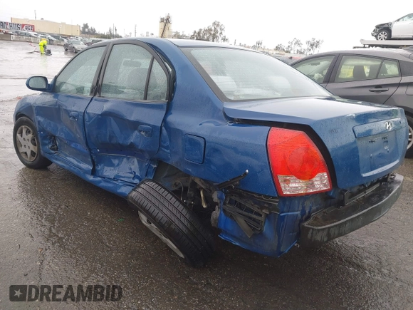 2005 Hyundai Elantra GLS z VIN KMHDN46D35U925338, wystawiony jako IAAI lot #41563165 z przebiegiem 88 776 mil mil oraz . Historia ofert i sprzedaży dostępna na DreamBid. Obrazek 3.