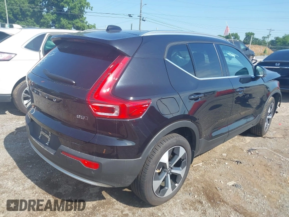 2025 Volvo XC40 Core Bright Theme with VIN YV4L12UJ0S2507803, listed as a IAAI auction lot 42551329 with 6,066 mi miles and . Bid and sale history available at DreamBid. Image 4.